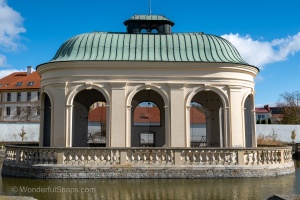 A timeless stroll through the Kromeriz flower garden