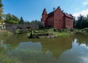 Cervena Lhota Castle – A Fairytale on the Lake